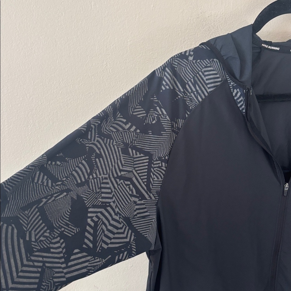 Nike Running Flash Reflective Jacket - image 3